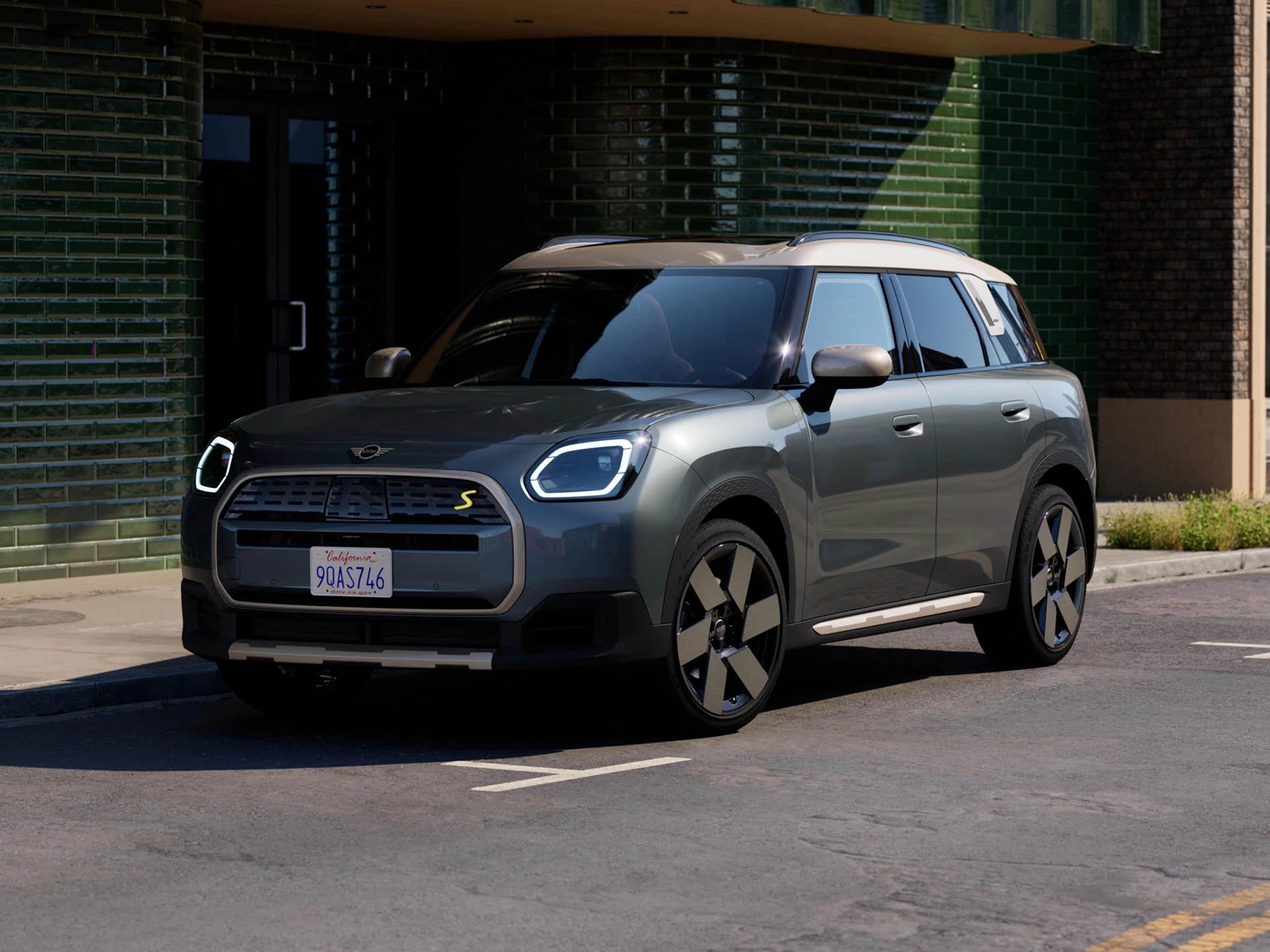 All-Electric MINI Countryman - Video